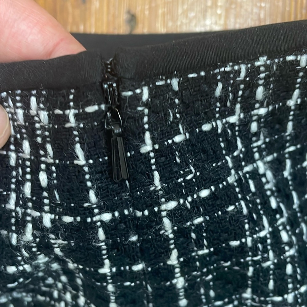 WHITE HOUSE BLACK MARKET Women Cotton Blend Pencil Skirt Tweed Pleat Decor 12 - Picture 7 of 7
